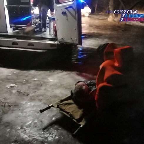 Первый день нового года для спасателей Саратовского Облспаса ознаменовался сразу двумя происшествиями на водных объектах с участием транспортных средств